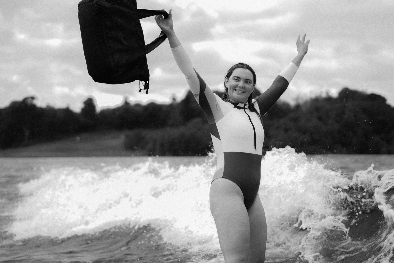 Cold water long sleeve swimsuit, protective layer for swimming in the sea and lakes