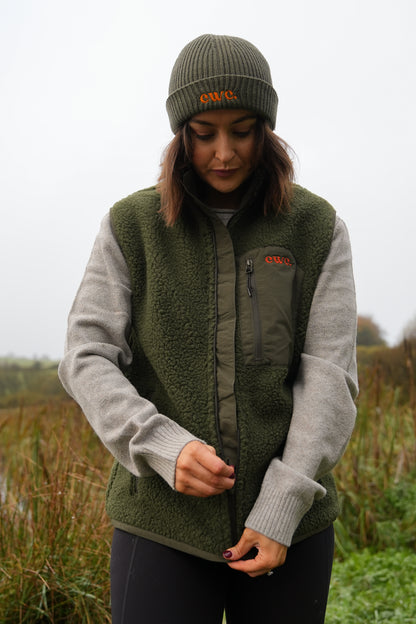 Sustainable fleece Éalú gilet for men and women, unisex fit with cozy sherpa lining